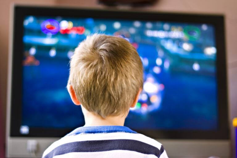 Televizyonun Çocuklar İçin Tehlikeleri